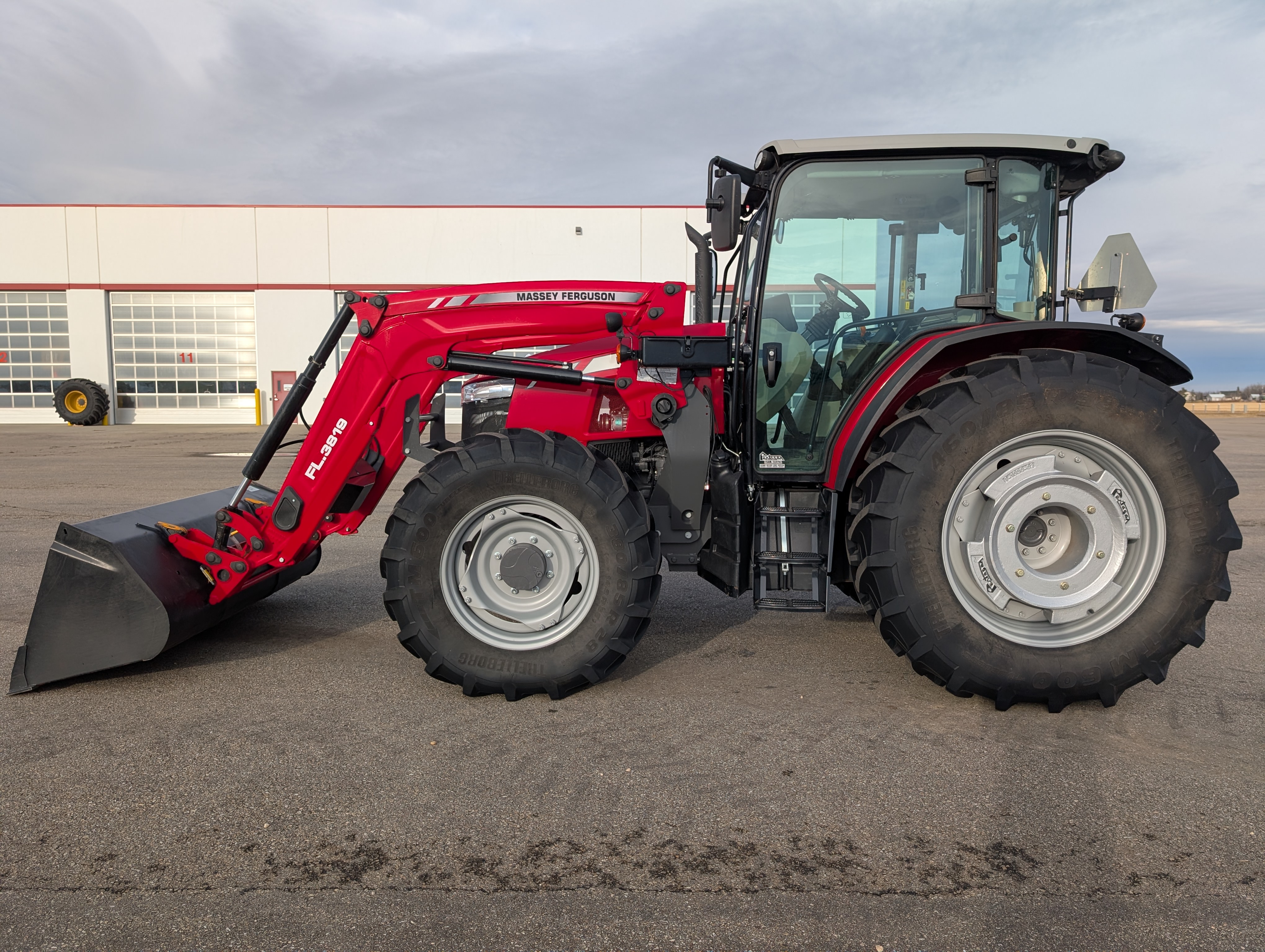 2023 Massey Ferguson 6713 Tractor