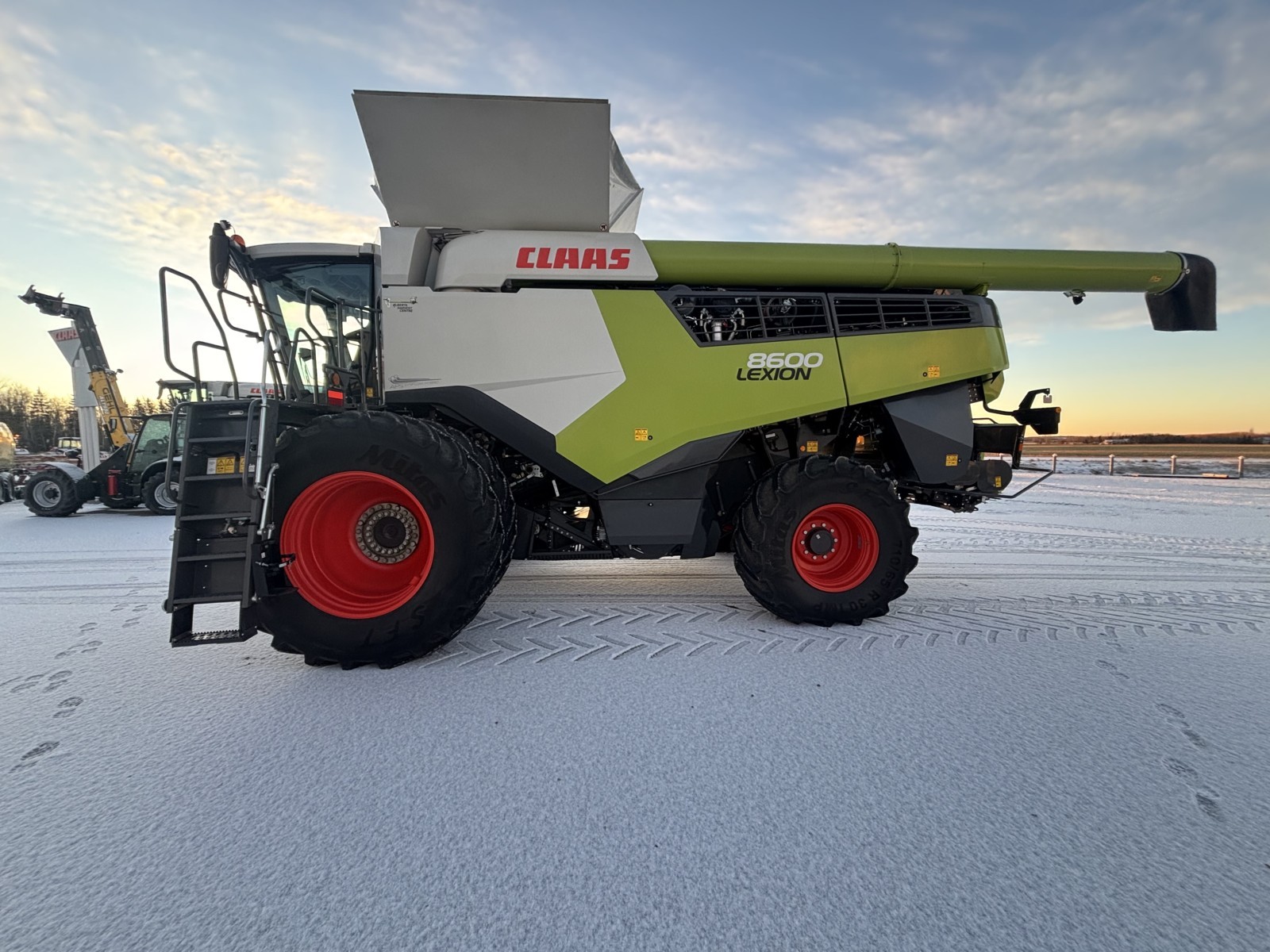 2022 CLAAS 8600 Combine