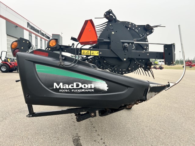 2016 MacDon FD75-40 Header Combine