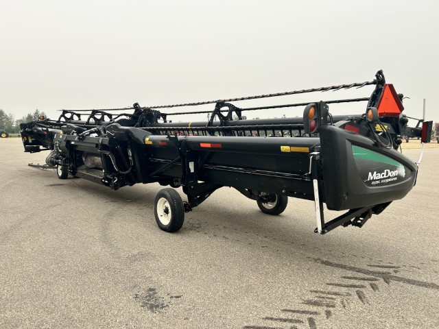 2016 MacDon FD75-40 Header Combine