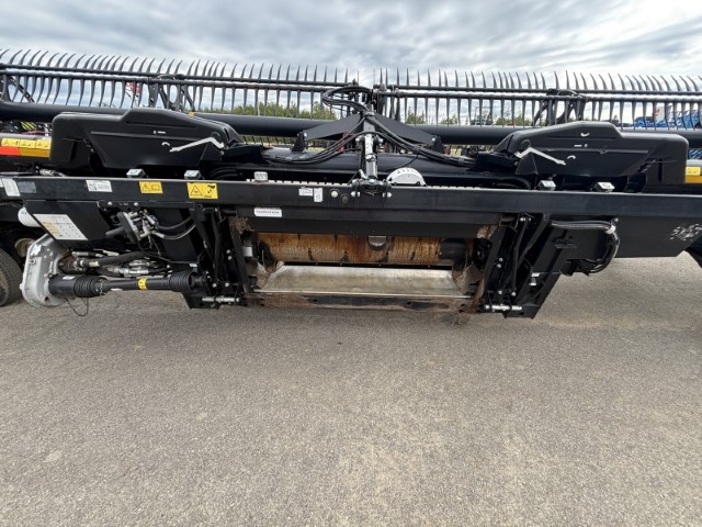 2019 MacDon FD140 Header Combine