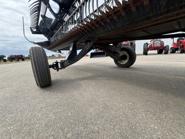 2019 MacDon FD140 Header Combine