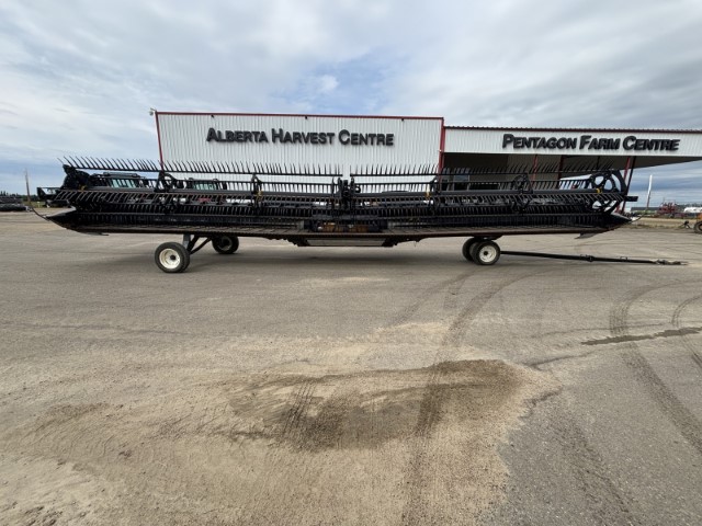 2019 MacDon FD140 Header Combine