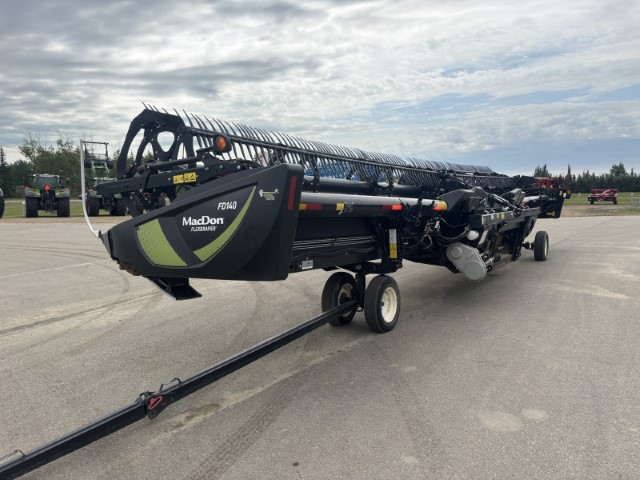 2019 MacDon FD140 Header Combine