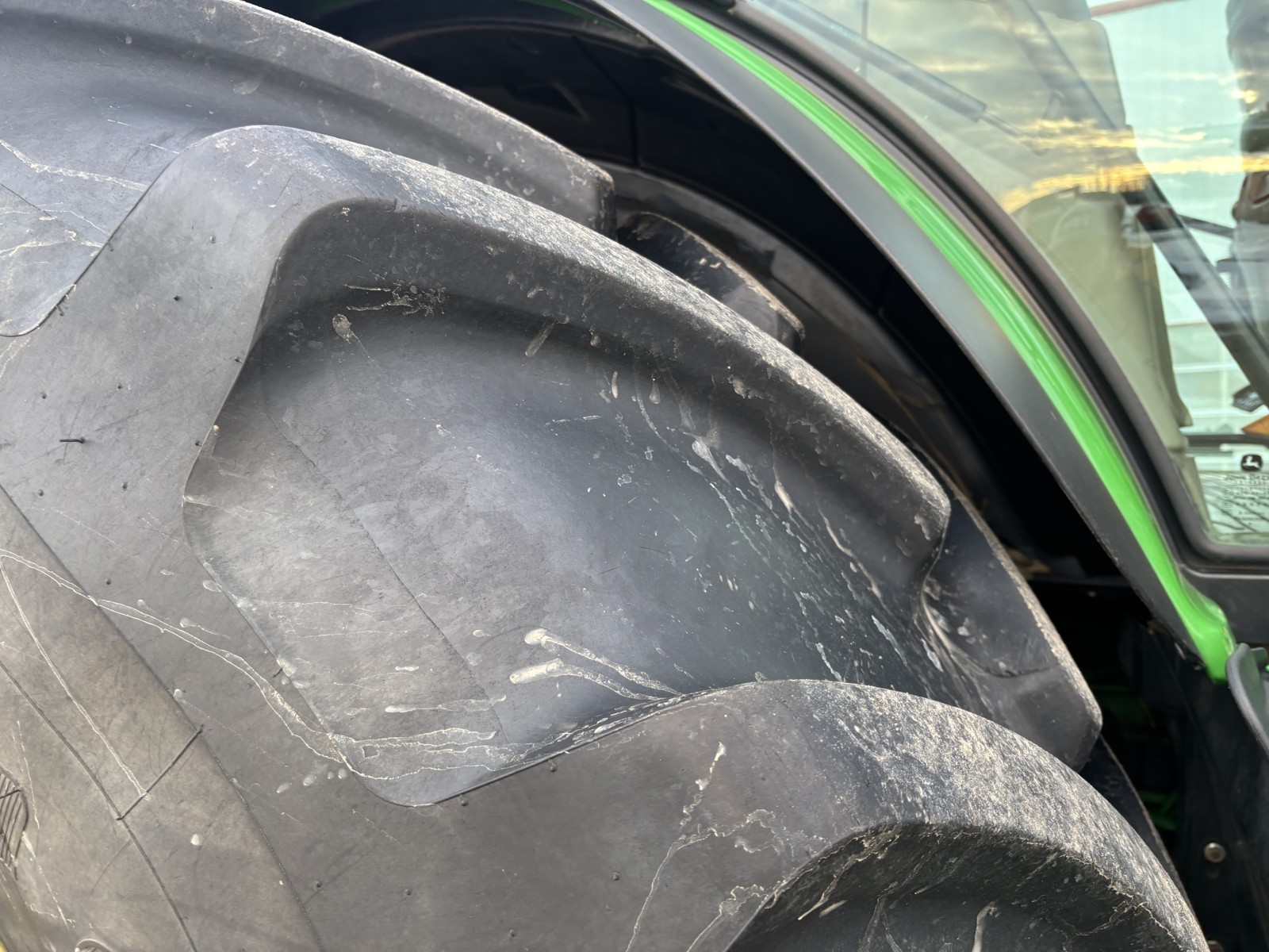 2018 John Deere 6195R Tractor