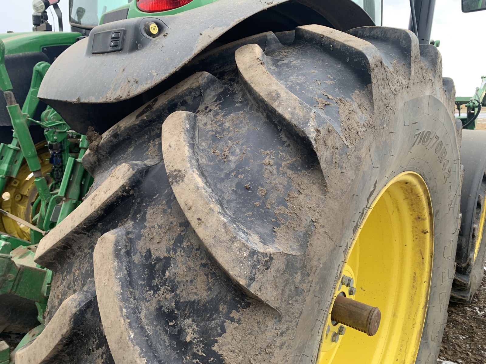 2018 John Deere 6195R Tractor