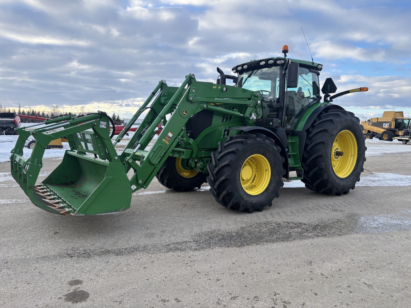2018 John Deere 6195R Tractor