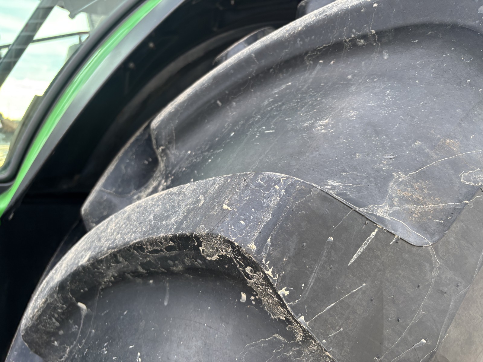 2018 John Deere 6195R Tractor