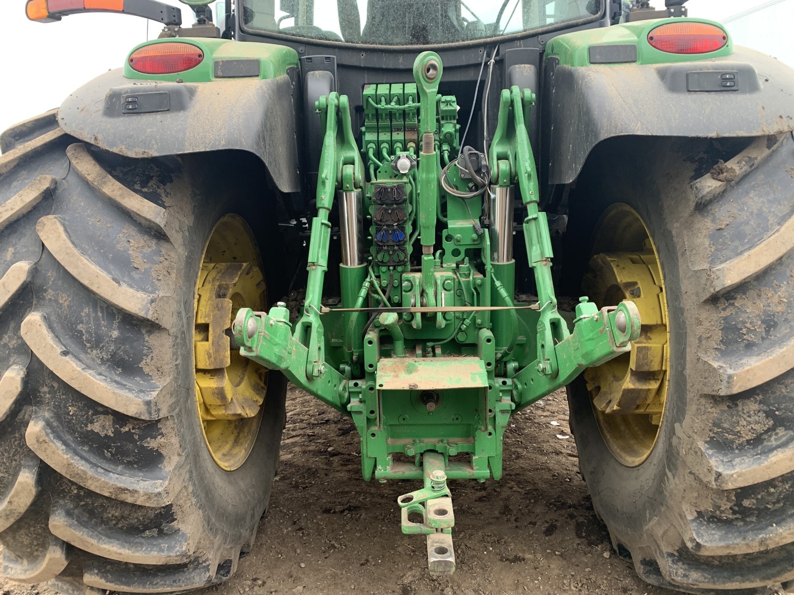 2018 John Deere 6195R Tractor