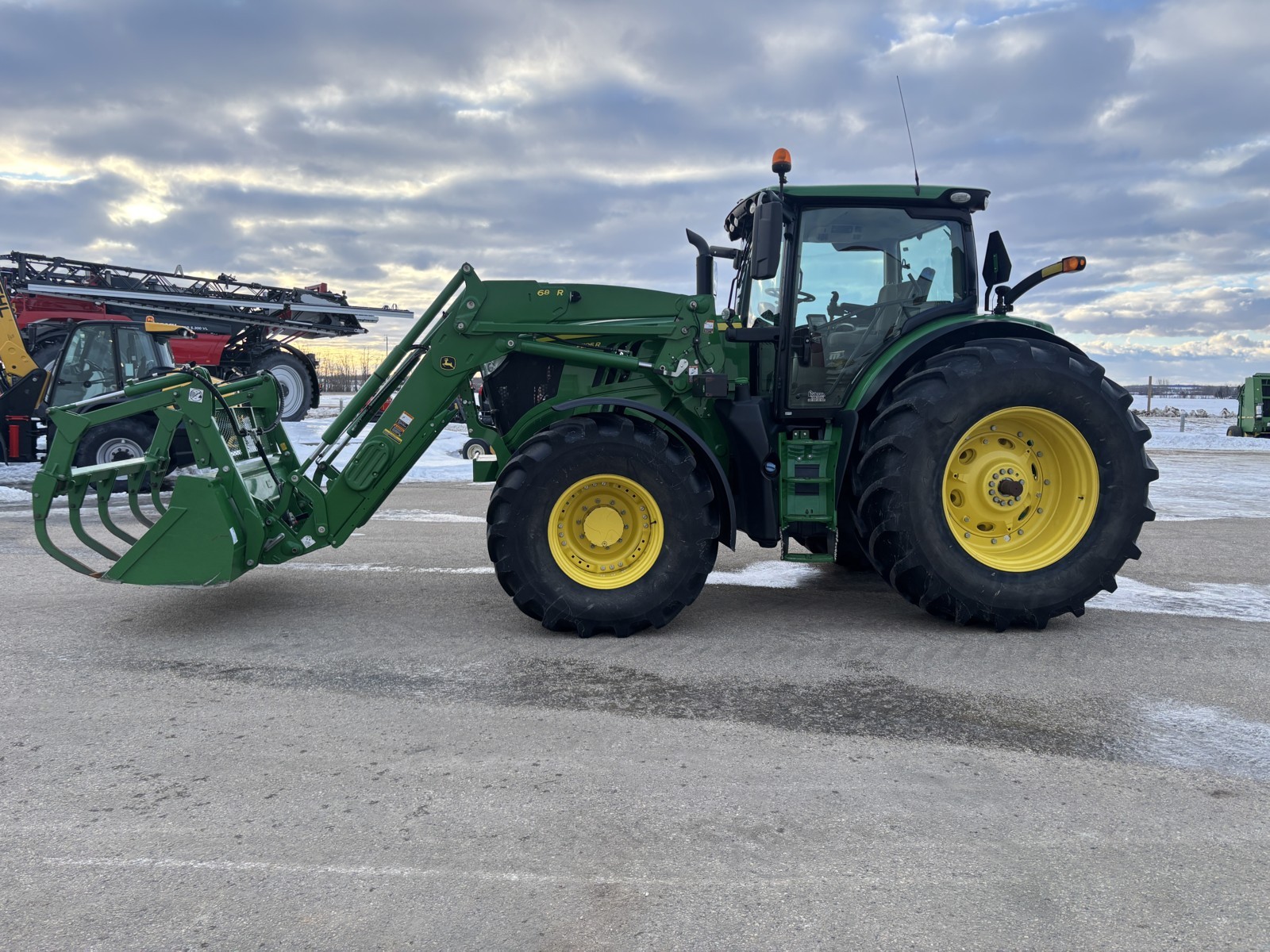 2018 John Deere 6195R Tractor