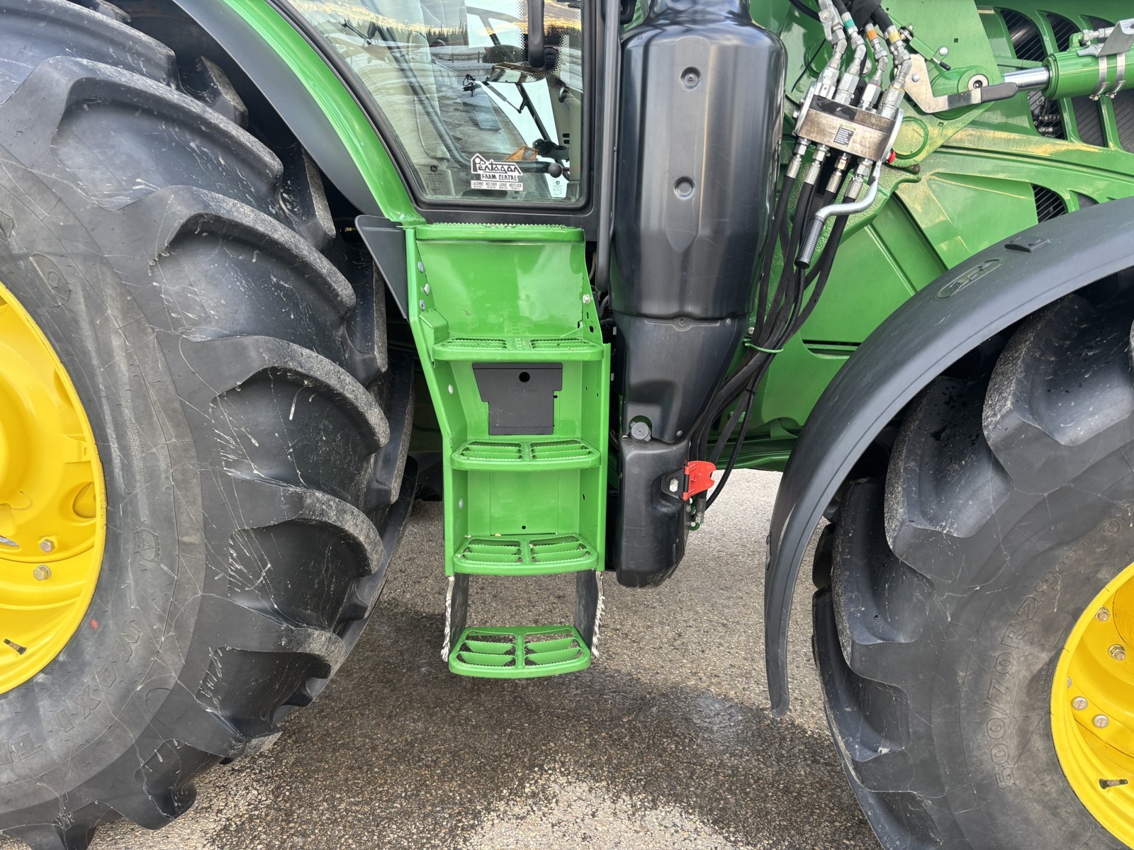 2018 John Deere 6195R Tractor