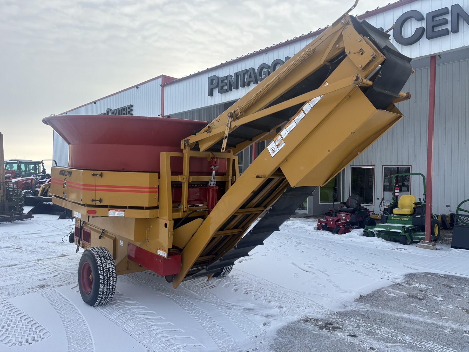 2004 Haybuster H1000 Tub Grinder
