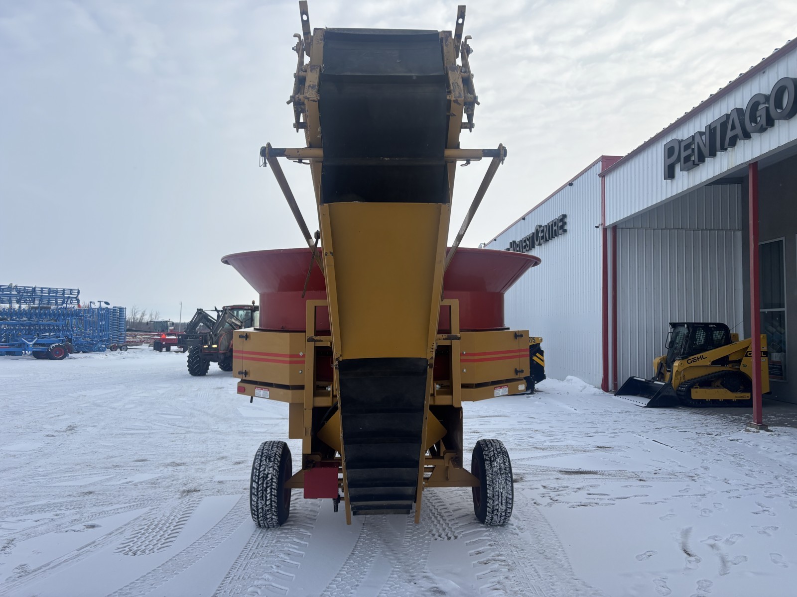 2004 Haybuster H1000 Tub Grinder