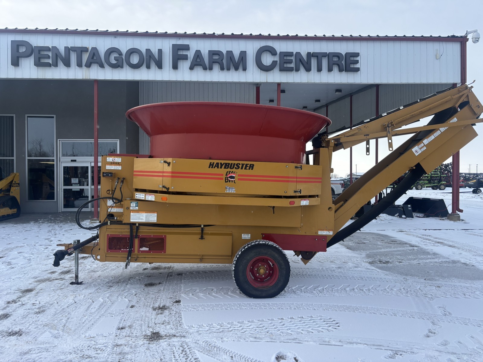 2004 Haybuster H1000 Tub Grinder