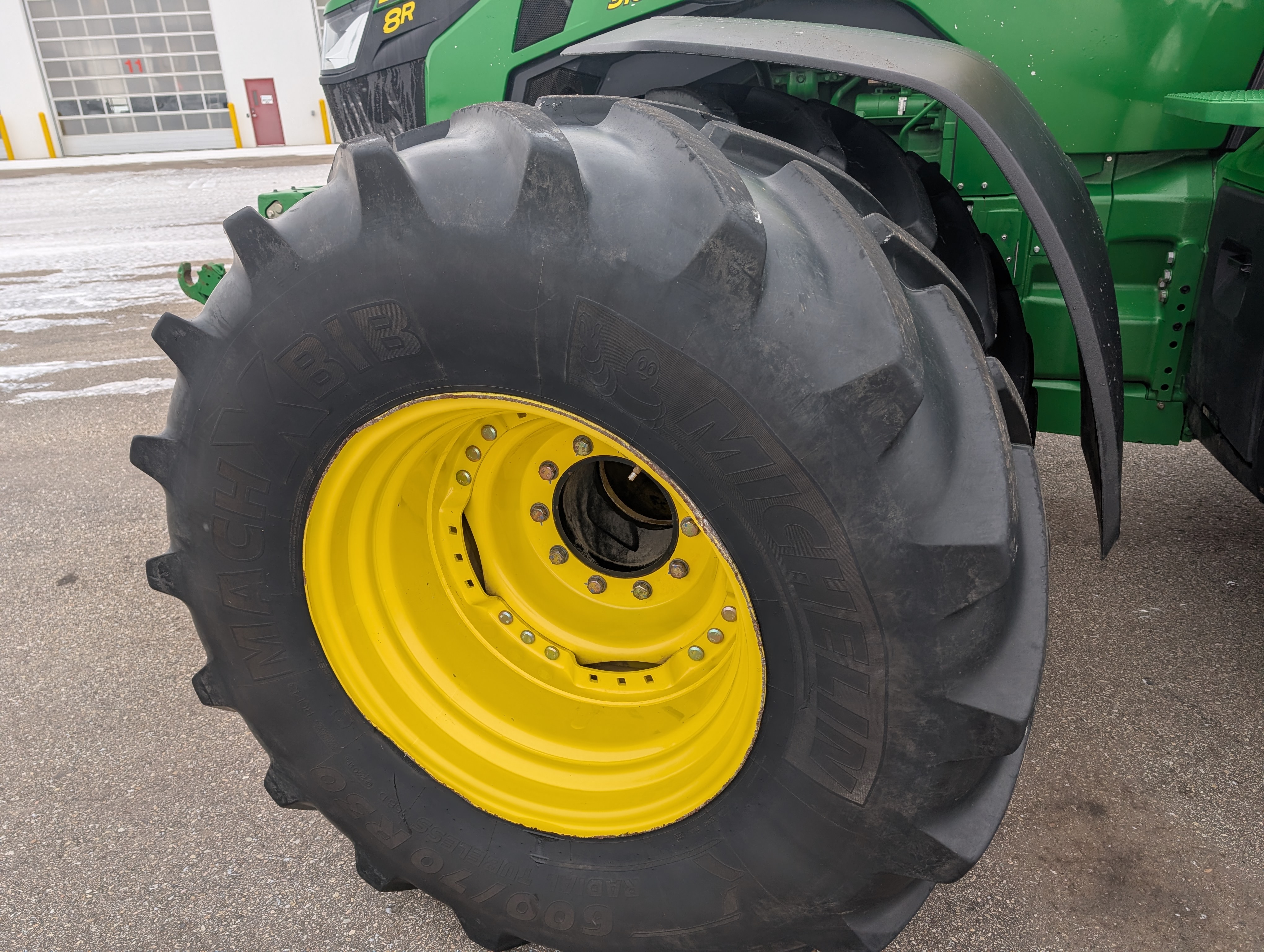 2022 John Deere 8R 310 Tractor