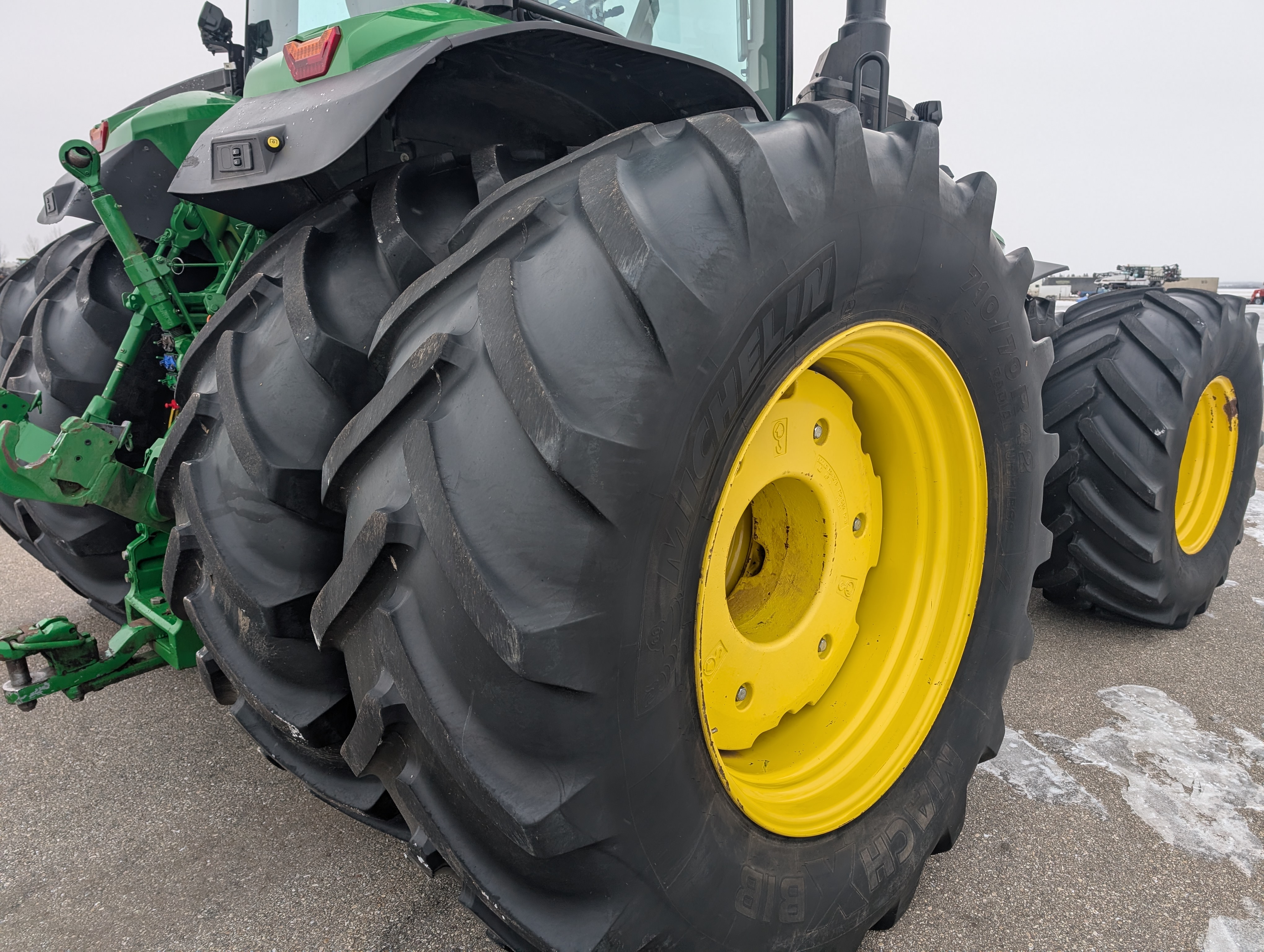 2022 John Deere 8R 310 Tractor