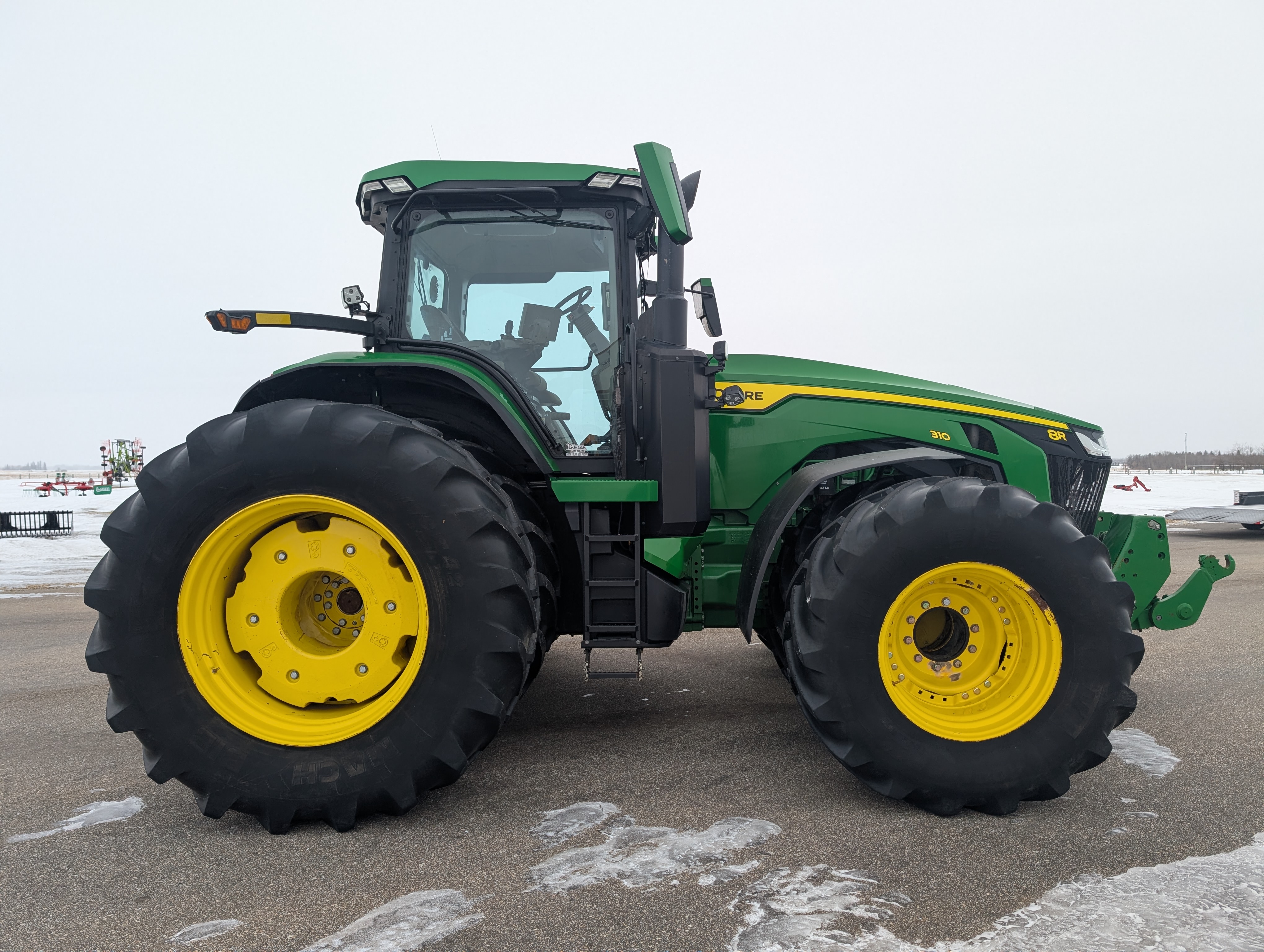 2022 John Deere 8R 310 Tractor