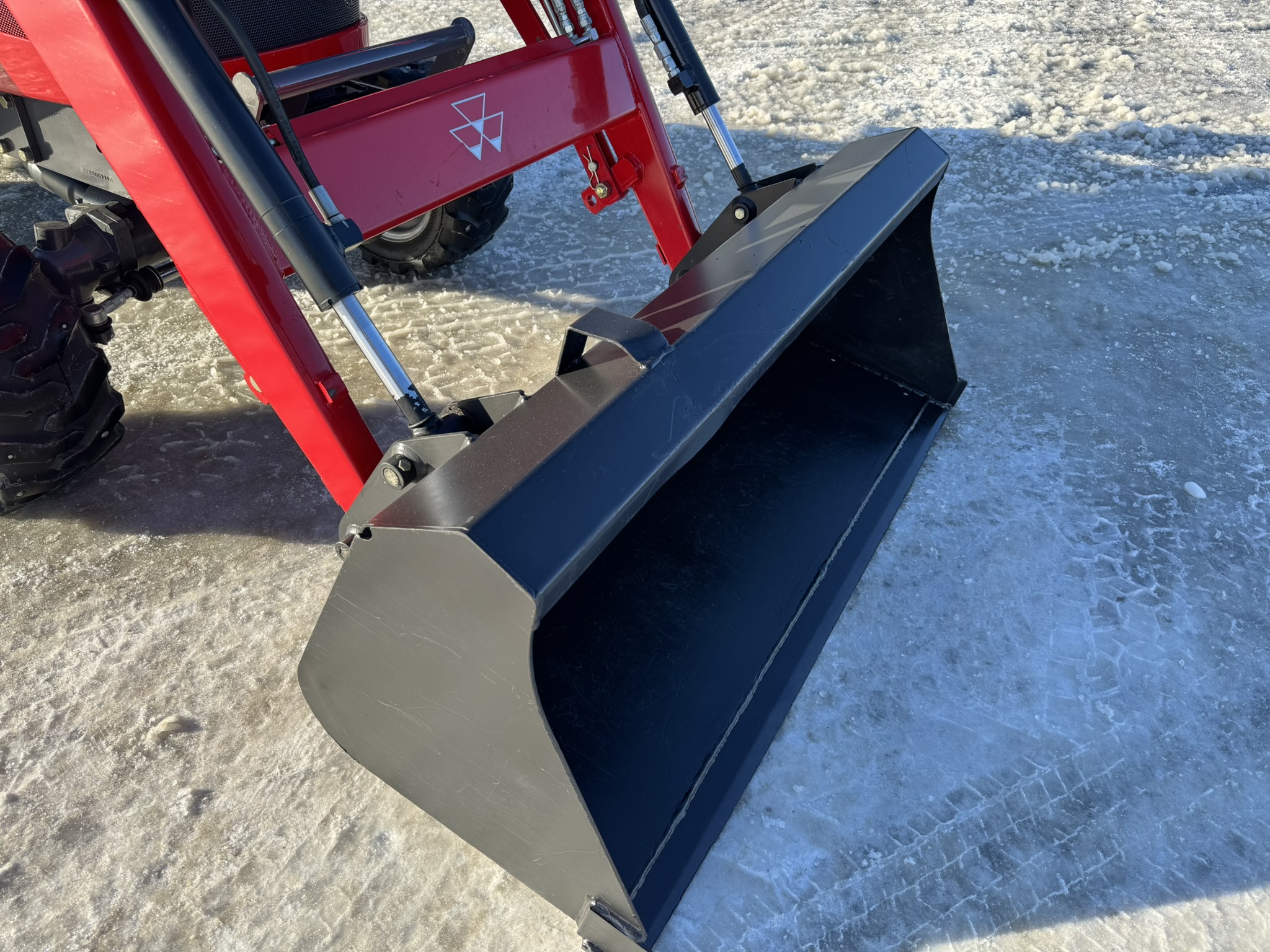 2013 Massey Ferguson GC1705 Tractor