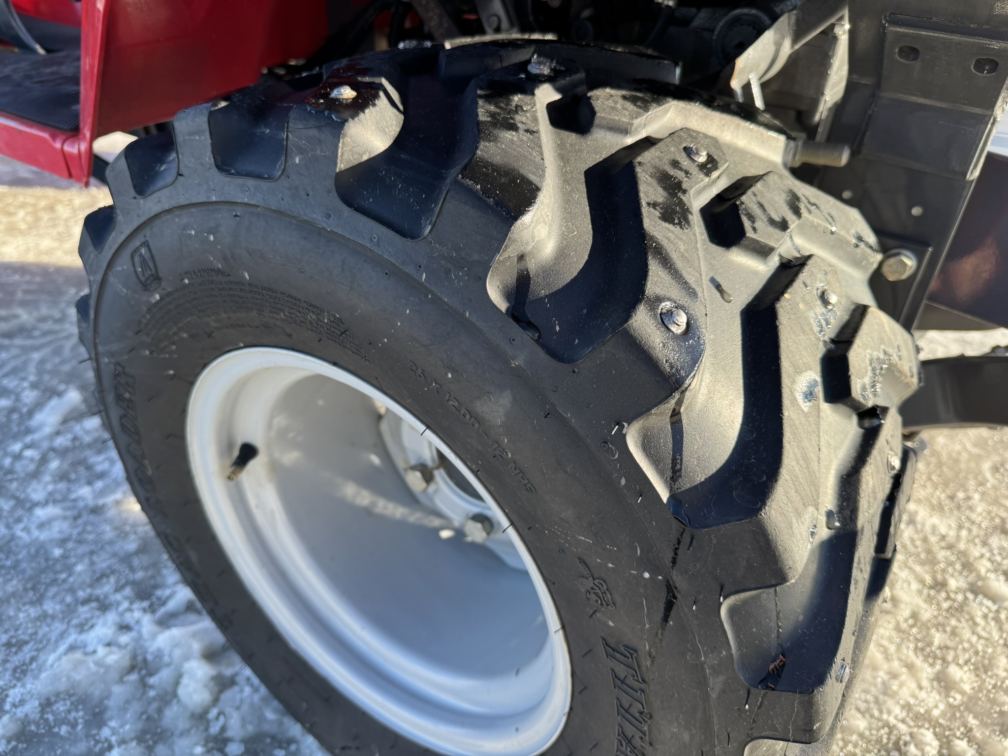 2013 Massey Ferguson GC1705 Tractor