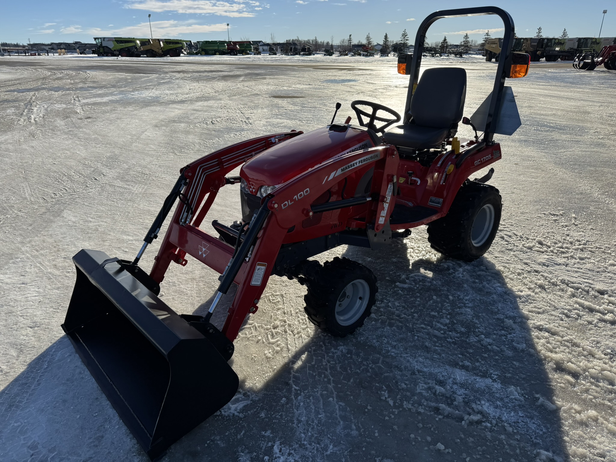 2013 Massey Ferguson GC1705 Tractor
