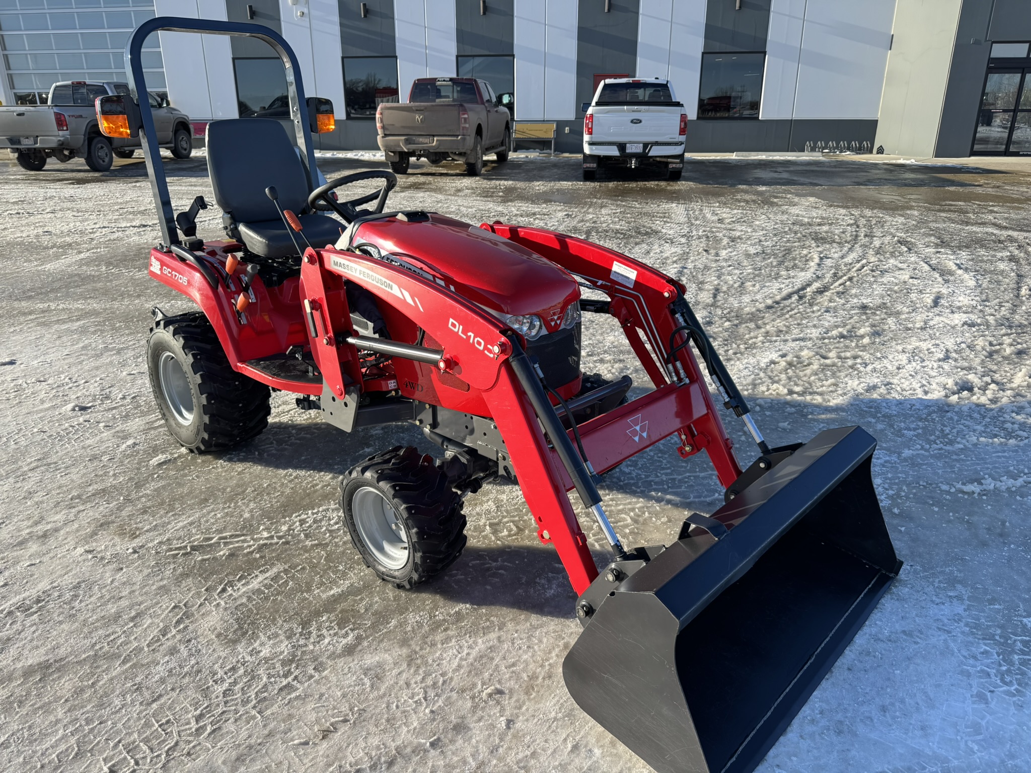 2013 Massey Ferguson GC1705 Tractor