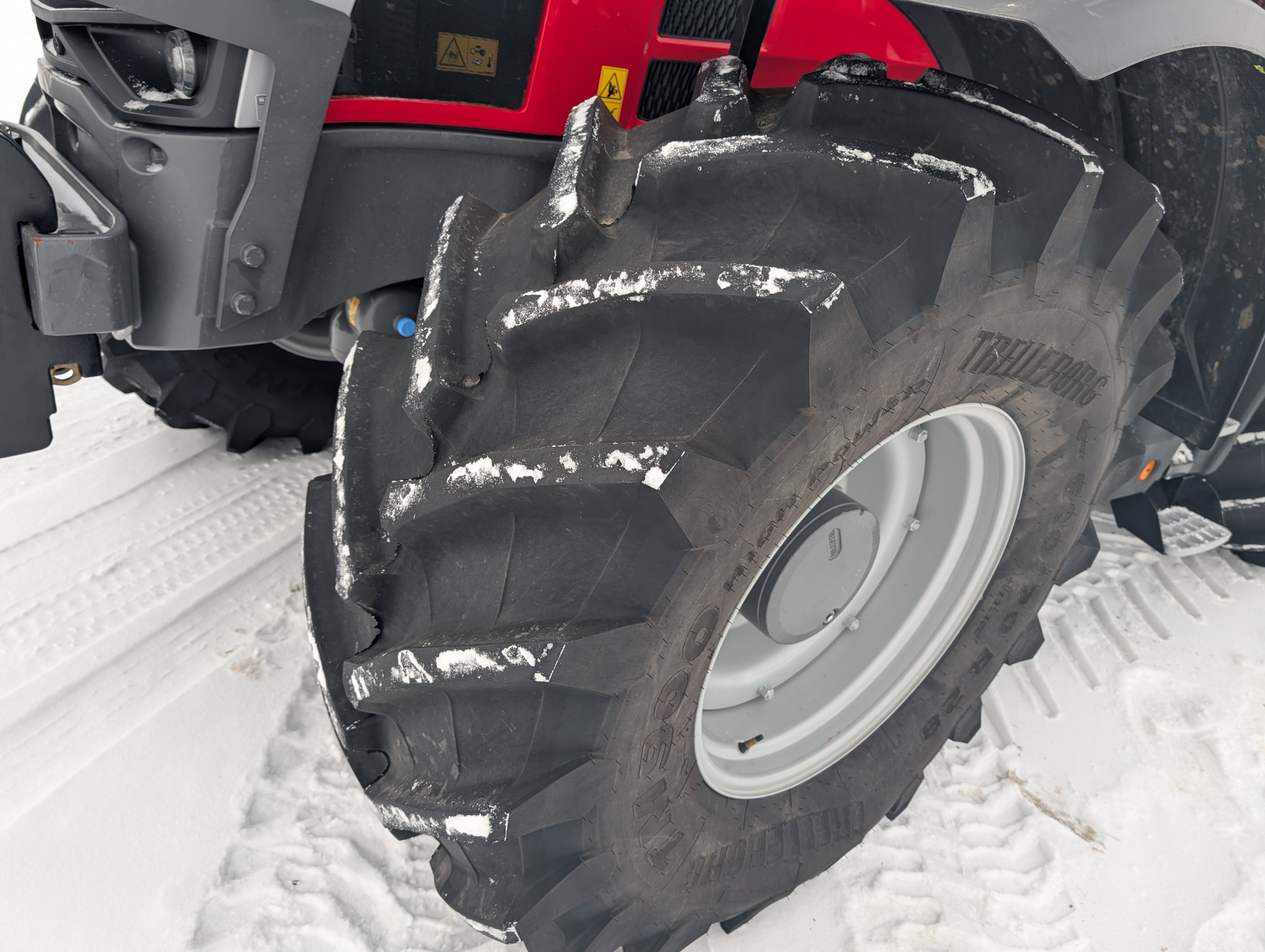 2023 Massey Ferguson 8S.285 Deluxe Tractor