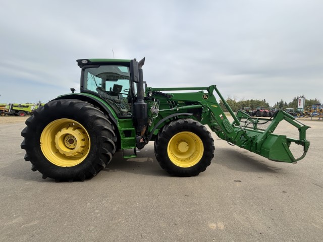 2015 John Deere 6195R Tractor