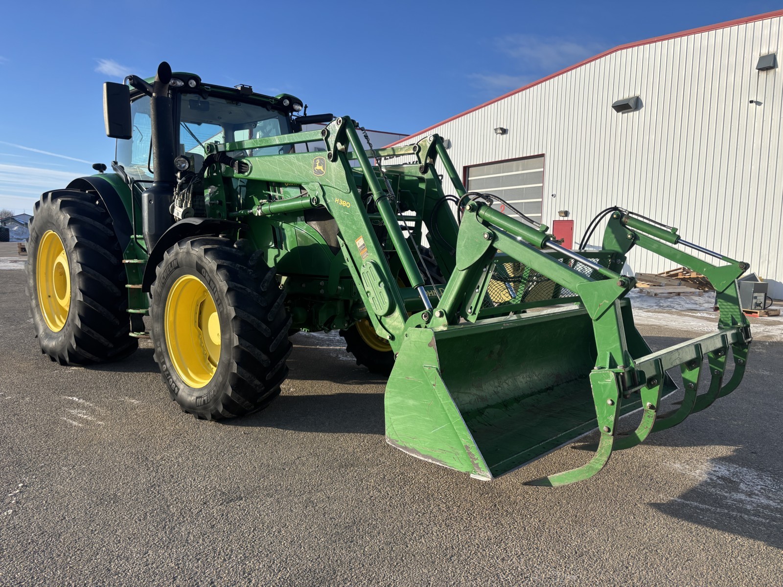 2015 John Deere 6195R Tractor