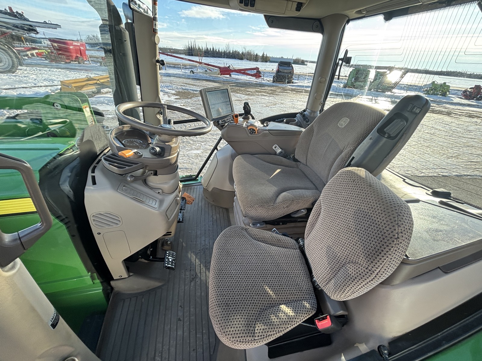 2015 John Deere 6195R Tractor