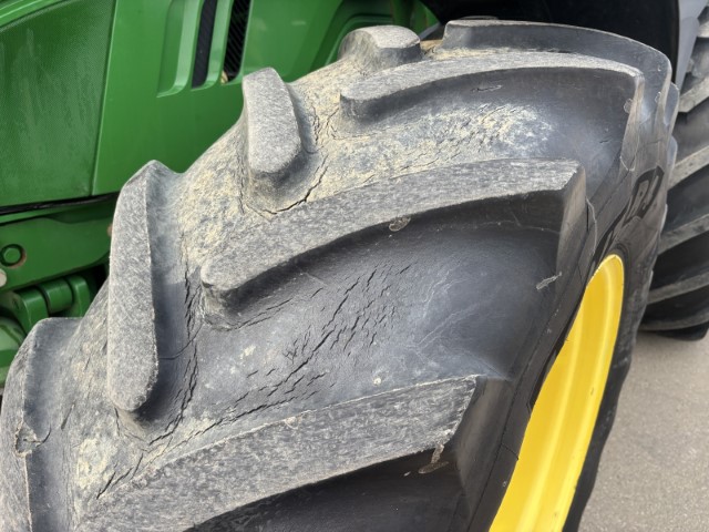 2015 John Deere 6195R Tractor