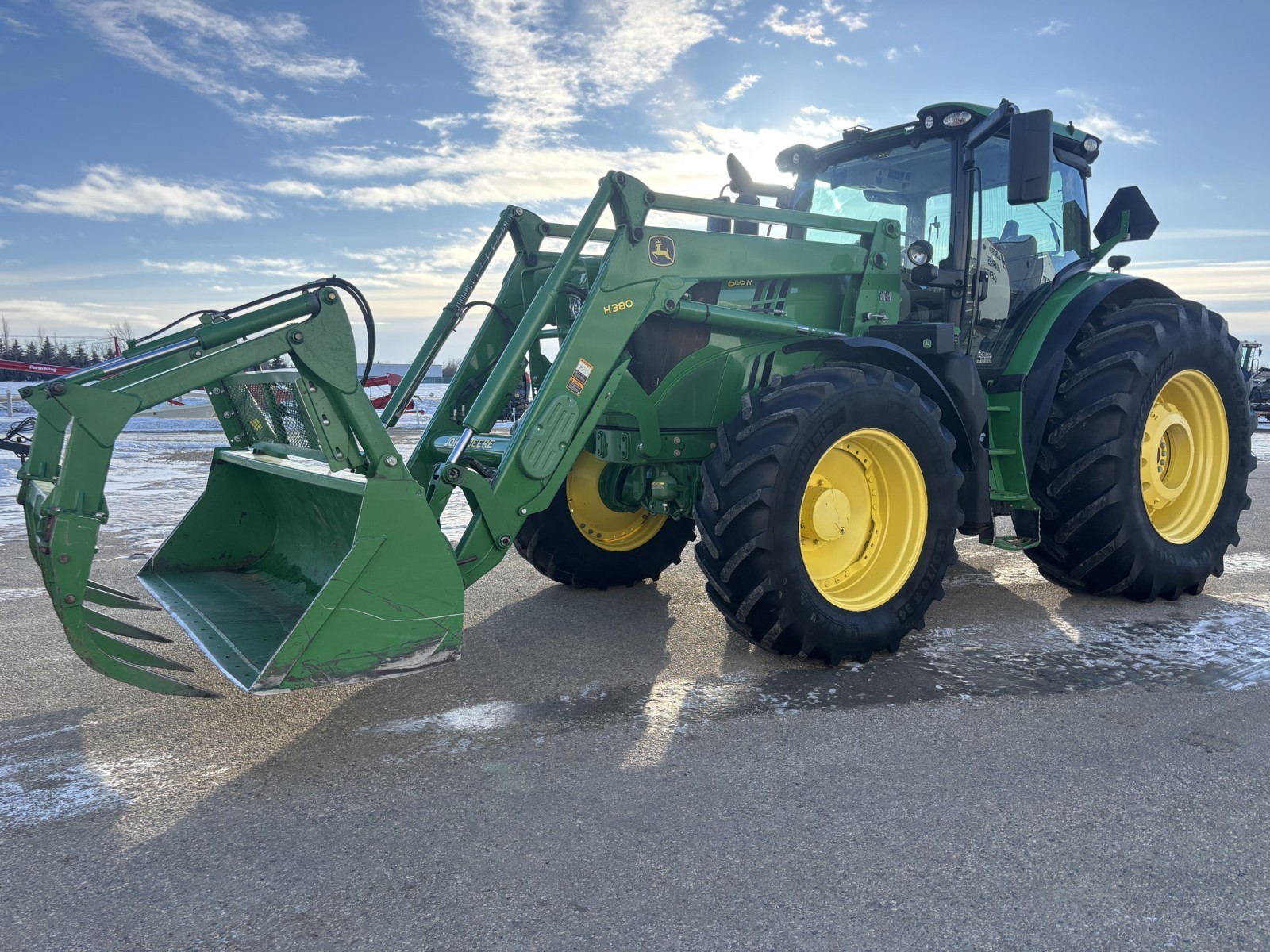 2015 John Deere 6195R Tractor