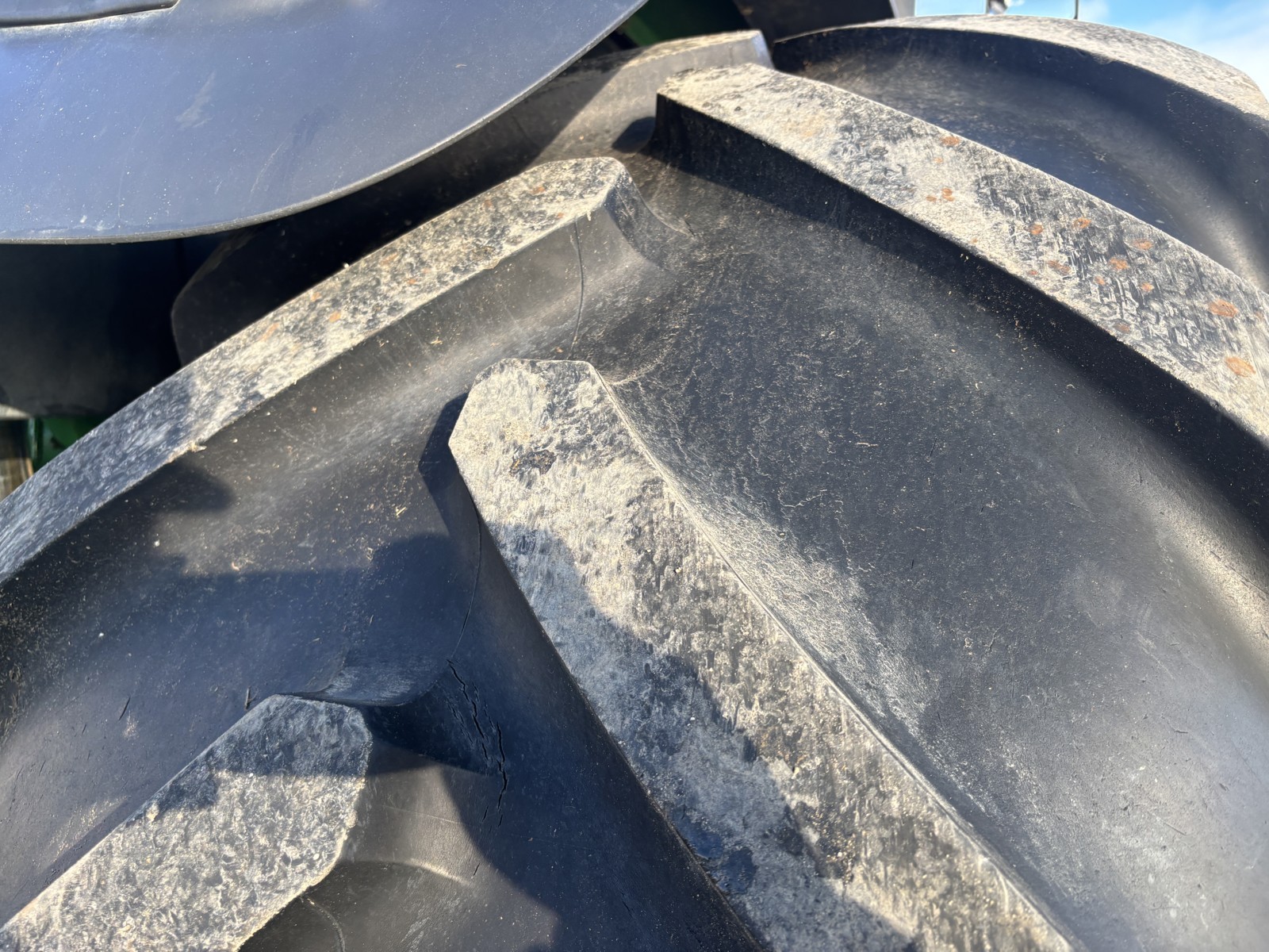 2015 John Deere 6195R Tractor