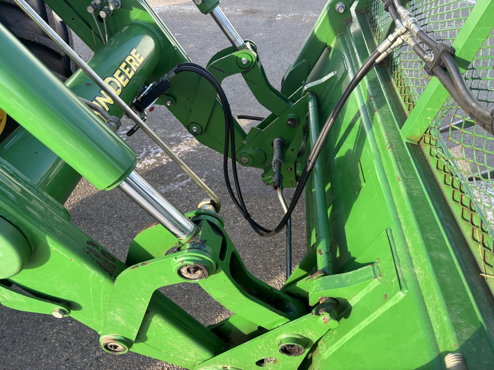 2015 John Deere 6195R Tractor