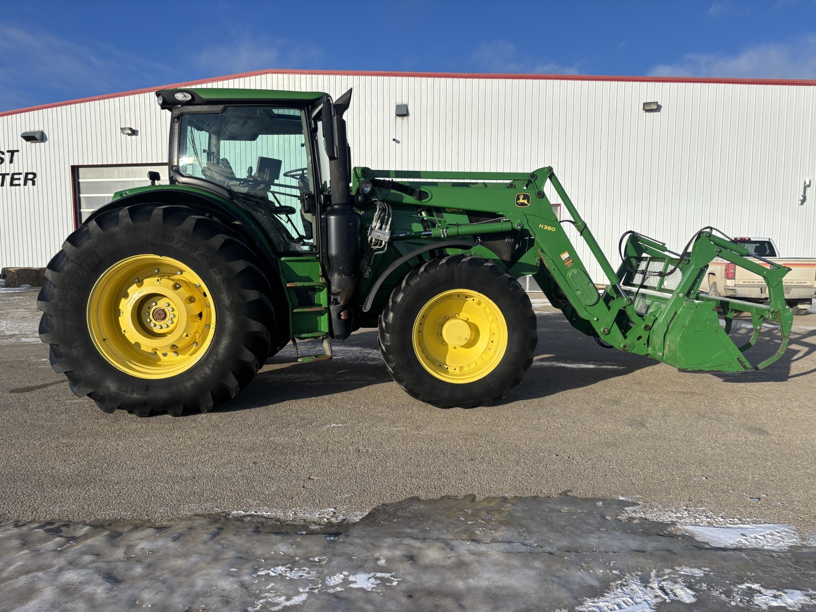 2015 John Deere 6195R Tractor