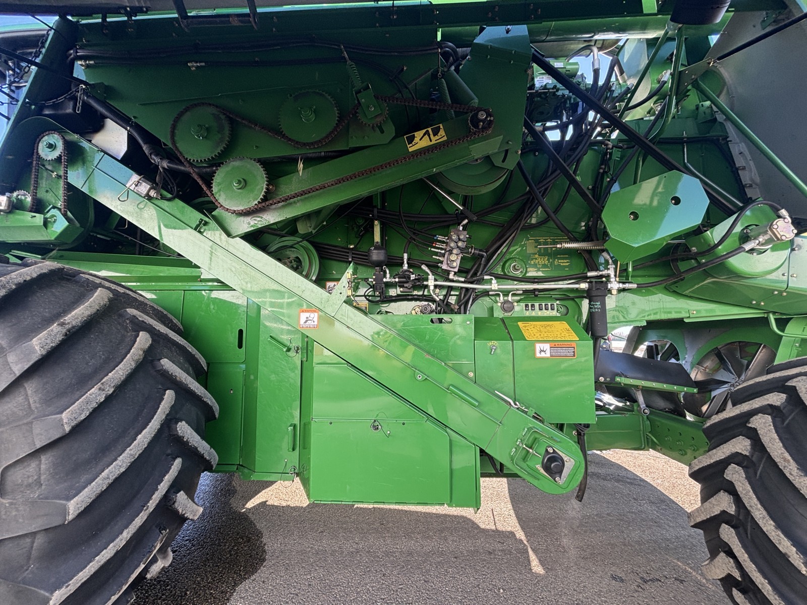 2009 John Deere T670 Combine