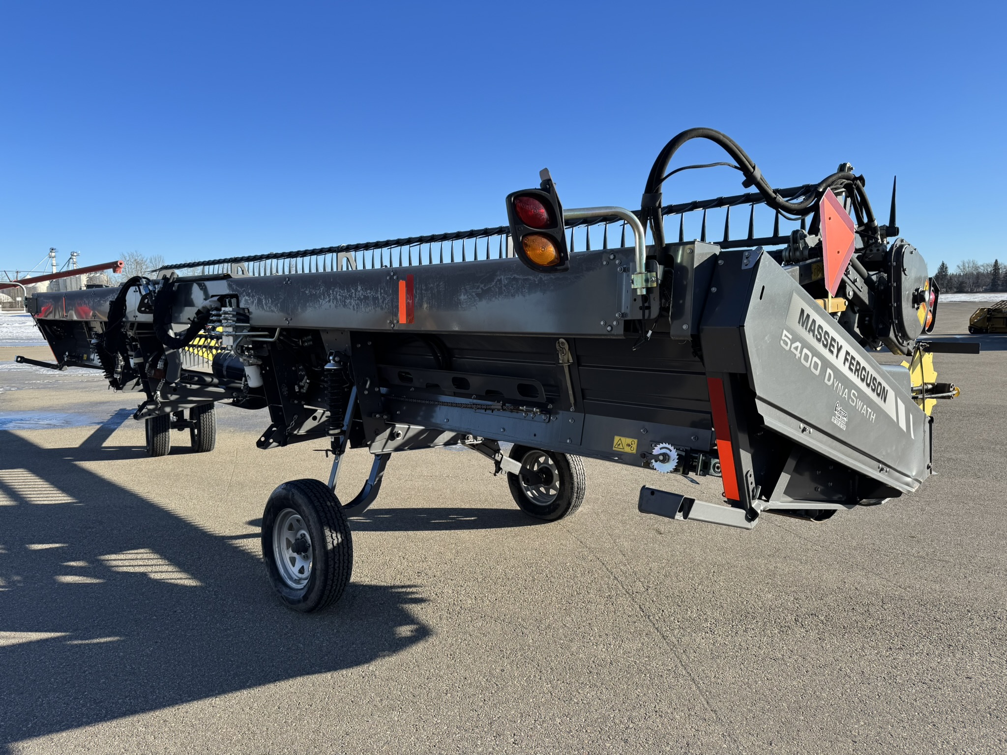 2018 Massey Ferguson 5400 Header Draper