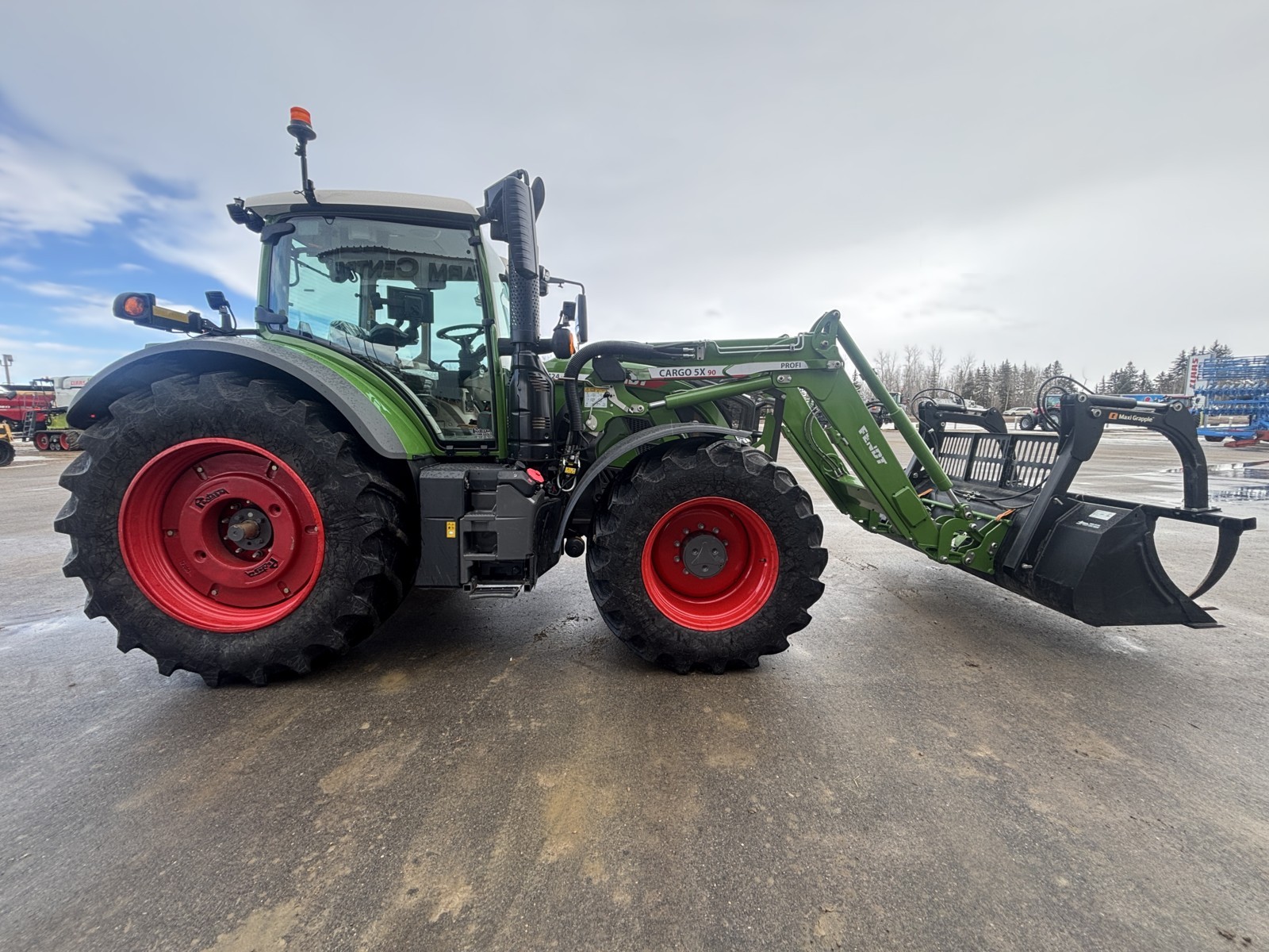 2023 Fendt 724 Gen6 Tractor
