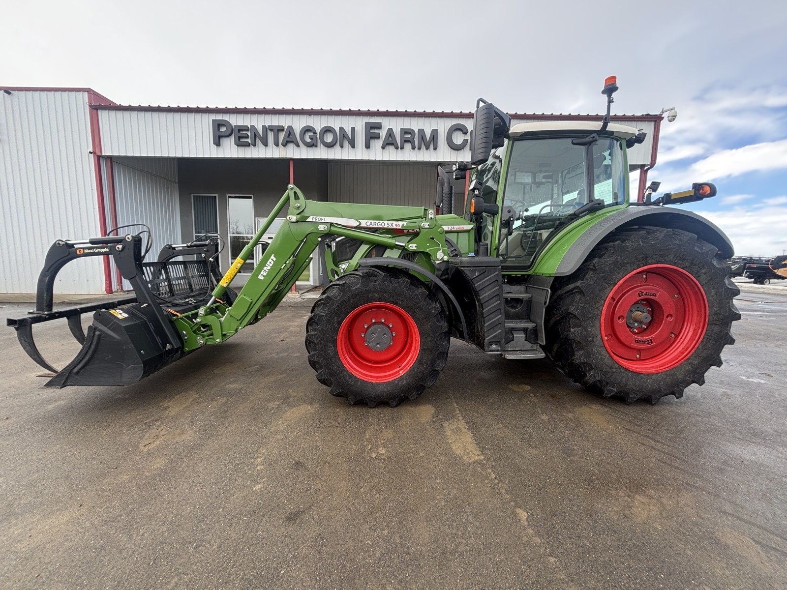 2023 Fendt 724 Gen6 Tractor