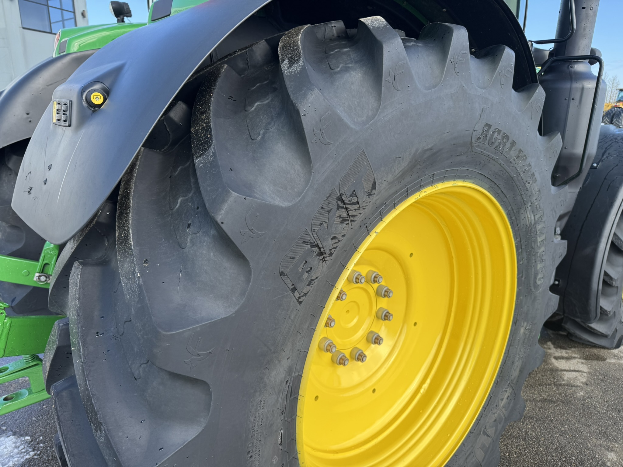 2016 John Deere 6175R Tractor