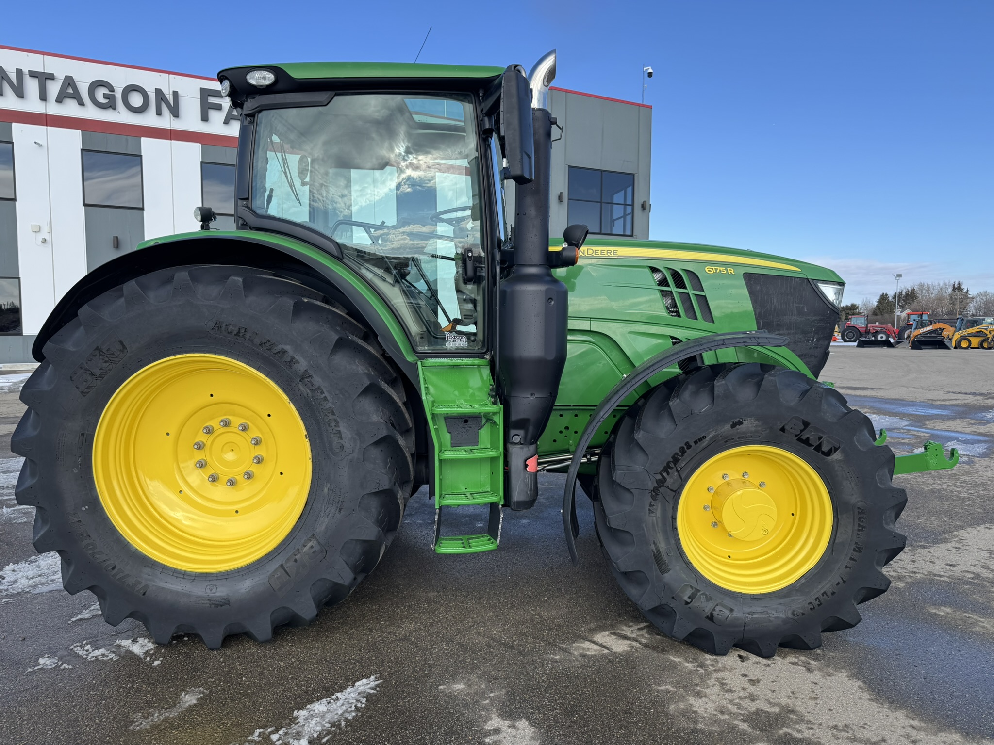 2016 John Deere 6175R Tractor