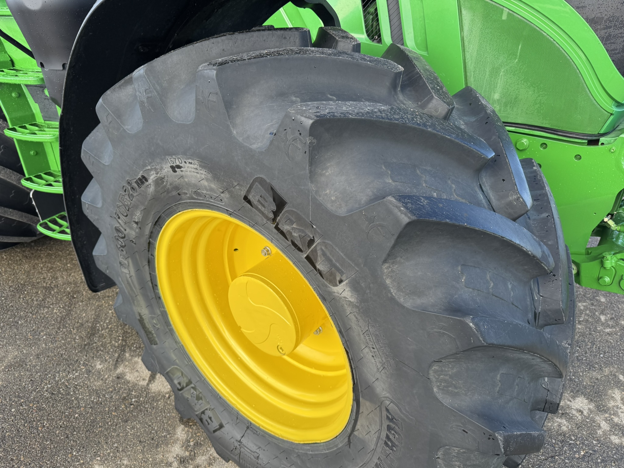 2016 John Deere 6175R Tractor