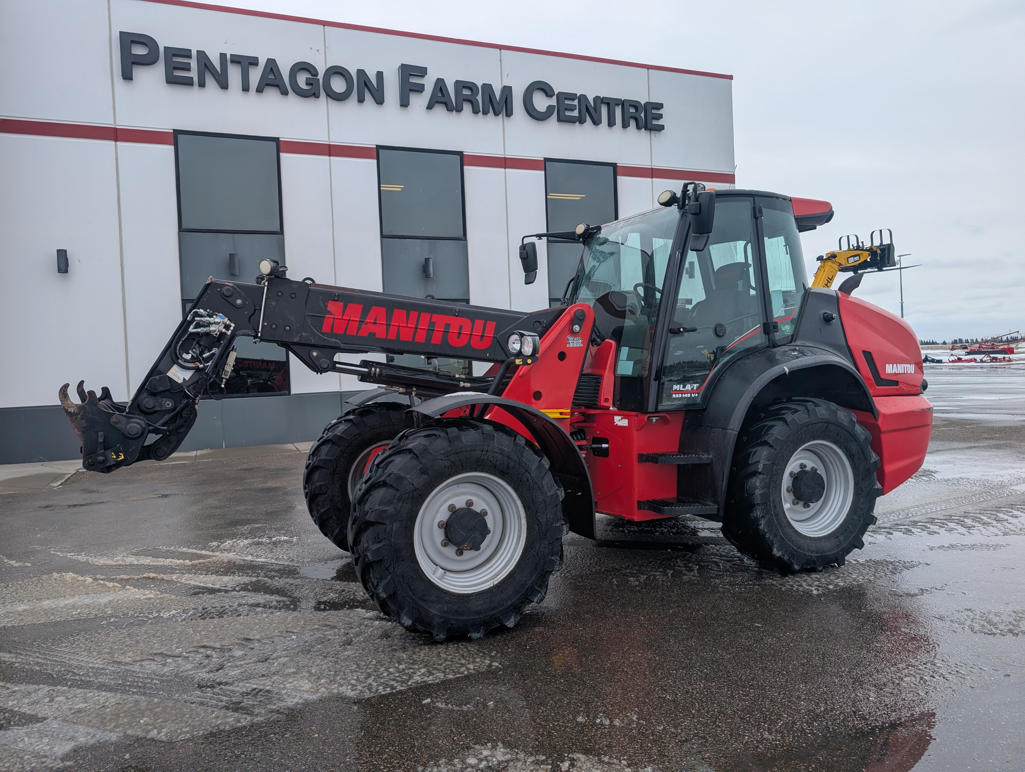 Manitou MLA-T-530 TeleHandler