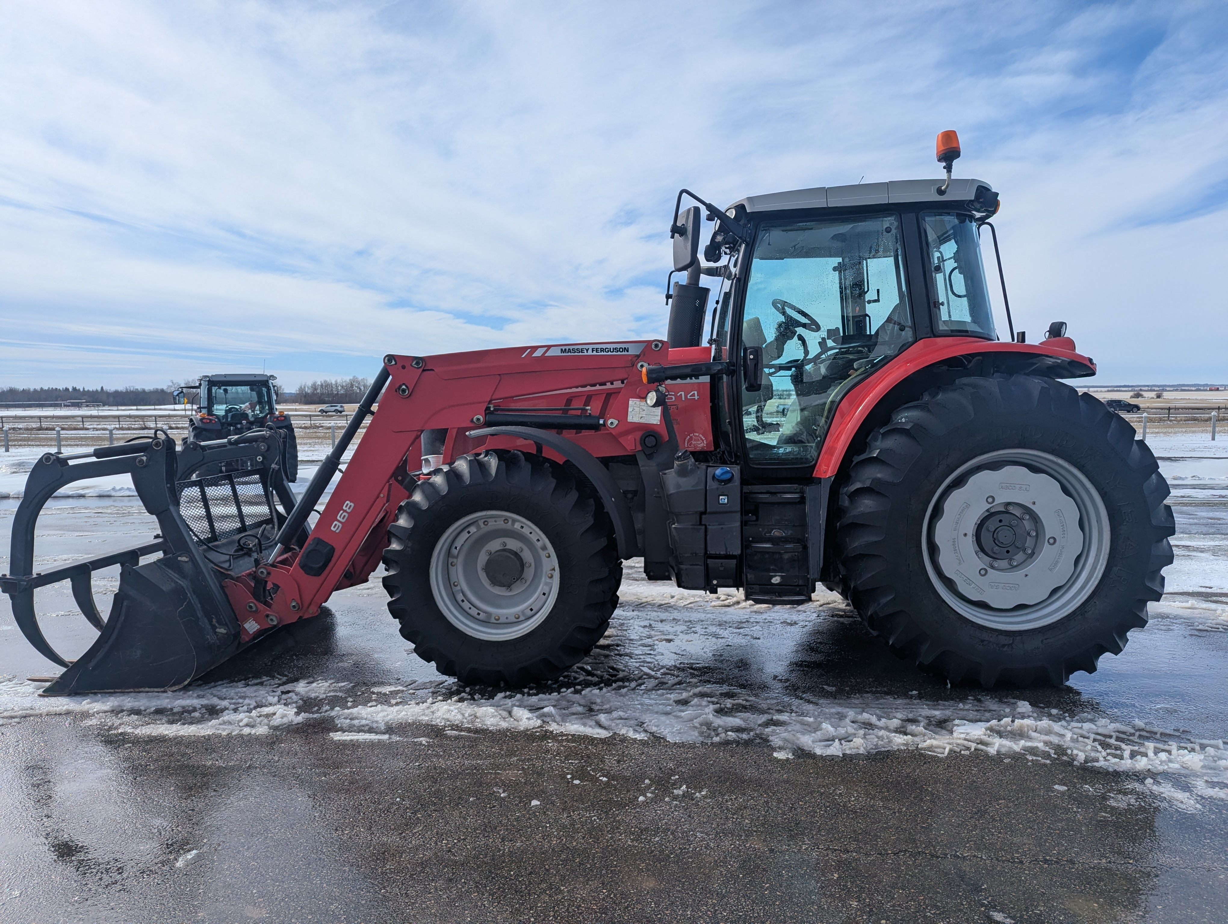 2013 Massey Ferguson 7614 Classic Tractor