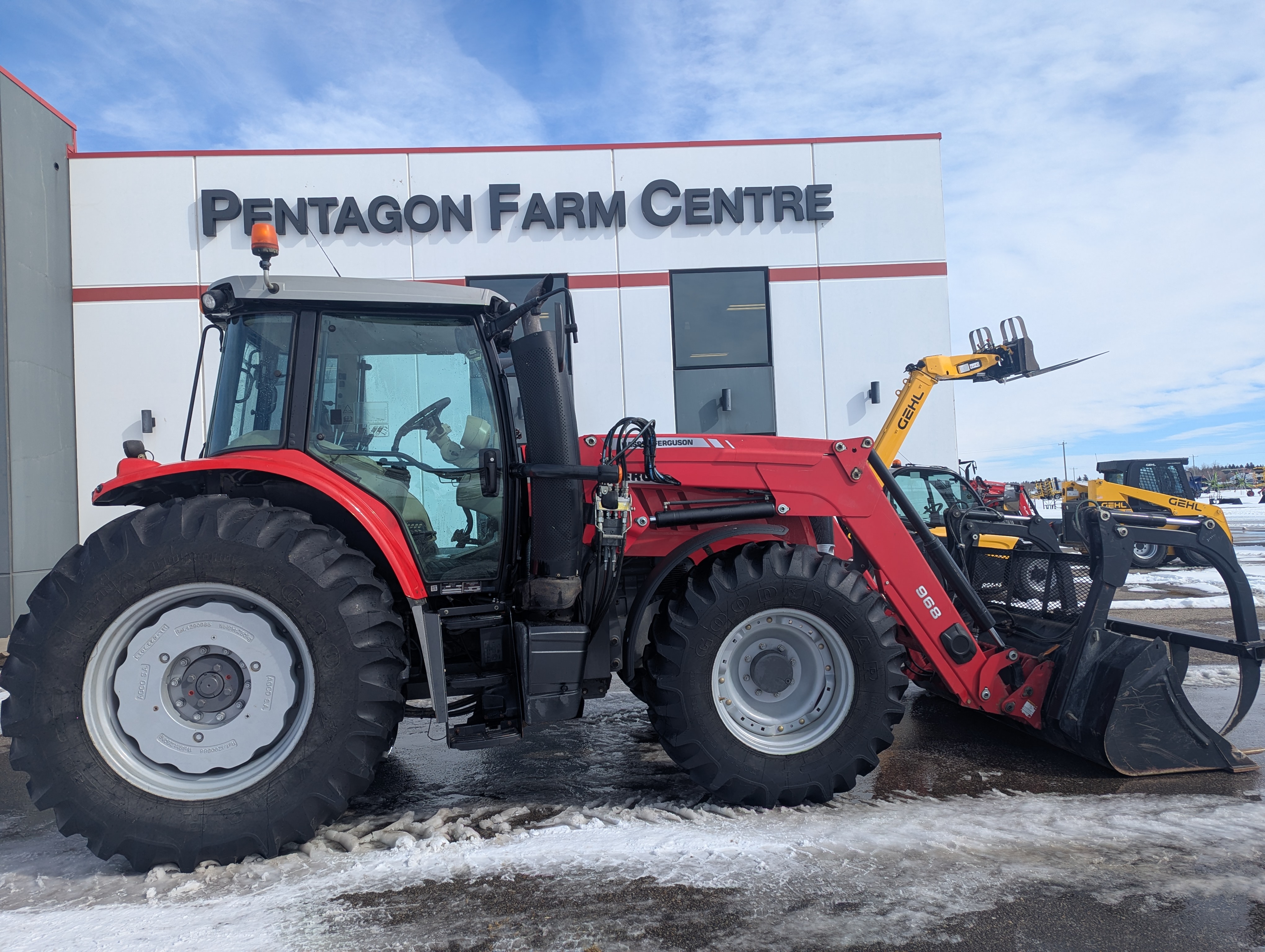 2013 Massey Ferguson 7614 Classic Tractor
