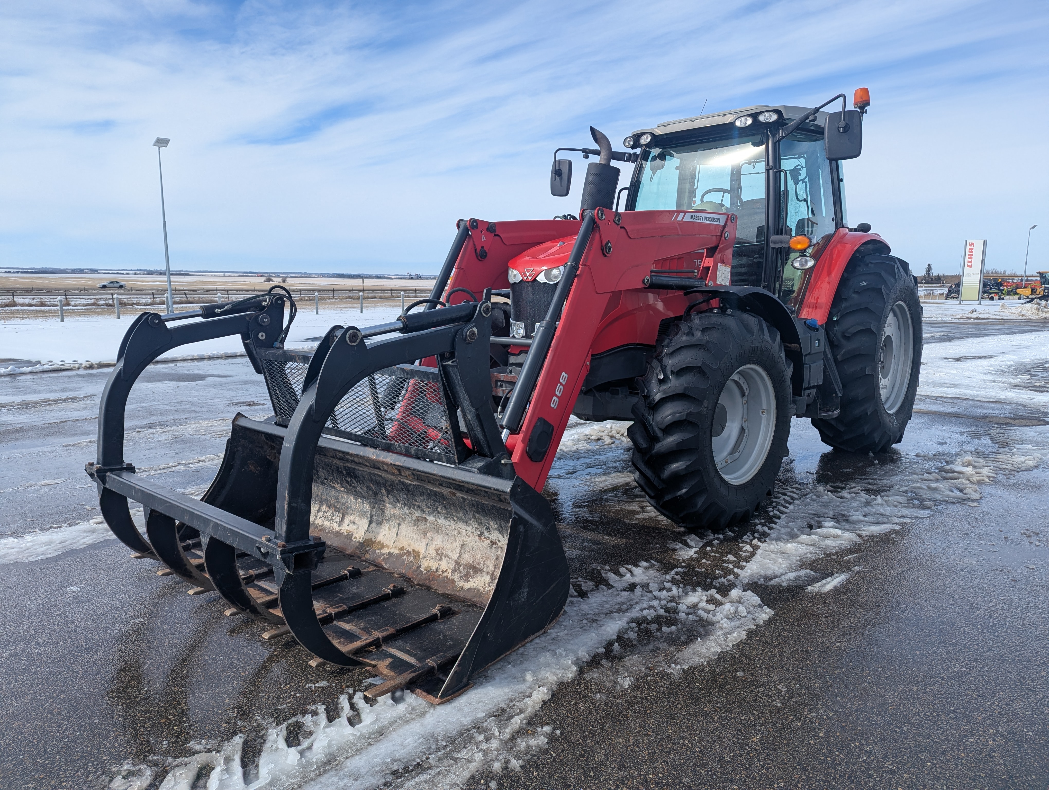 2013 Massey Ferguson 7614 Classic Tractor
