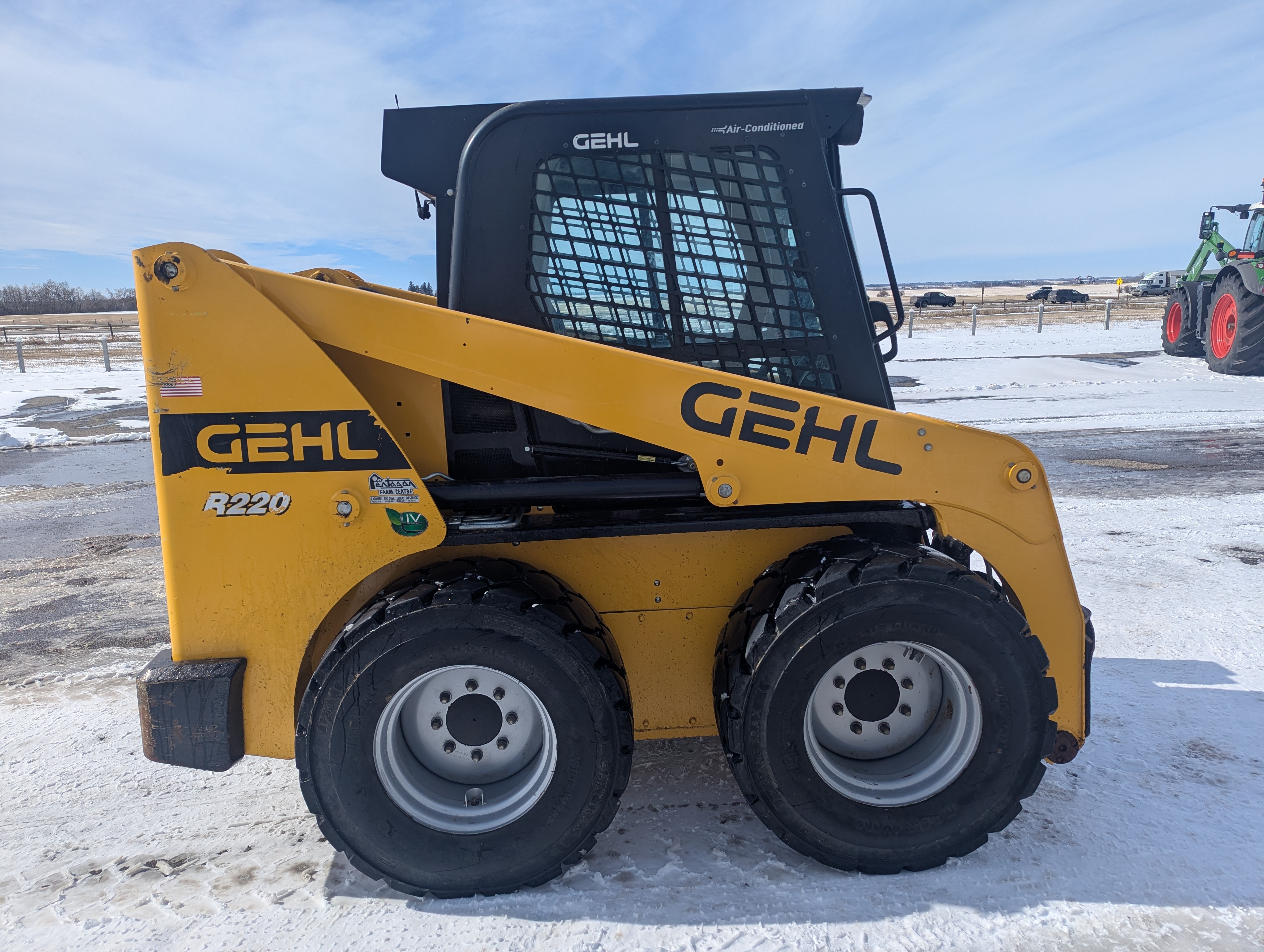 2022 Gehl R220 Skid Steer Loader