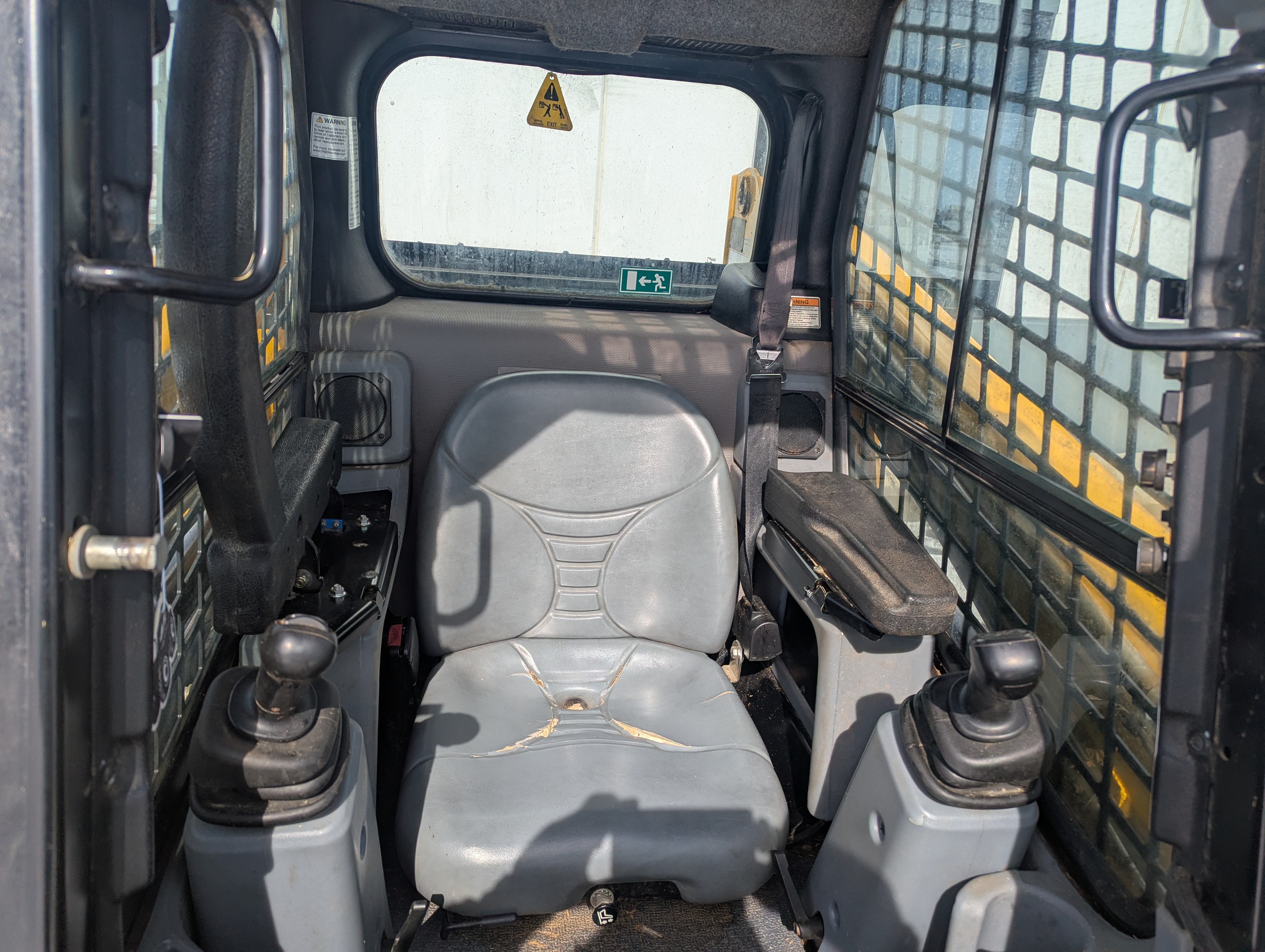 2022 Gehl R220 Skid Steer Loader