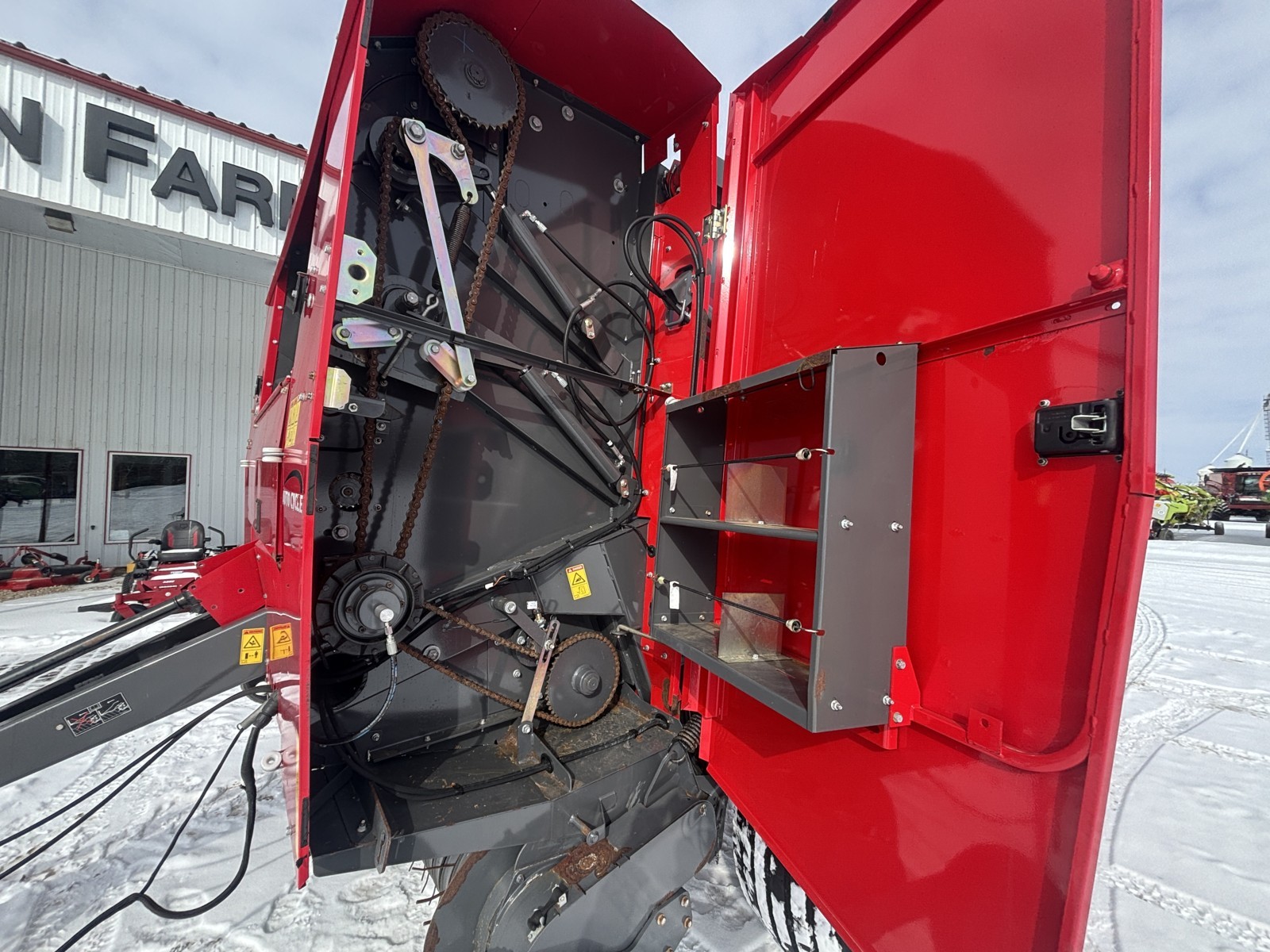 2017 Massey Ferguson 2956A Baler/Round