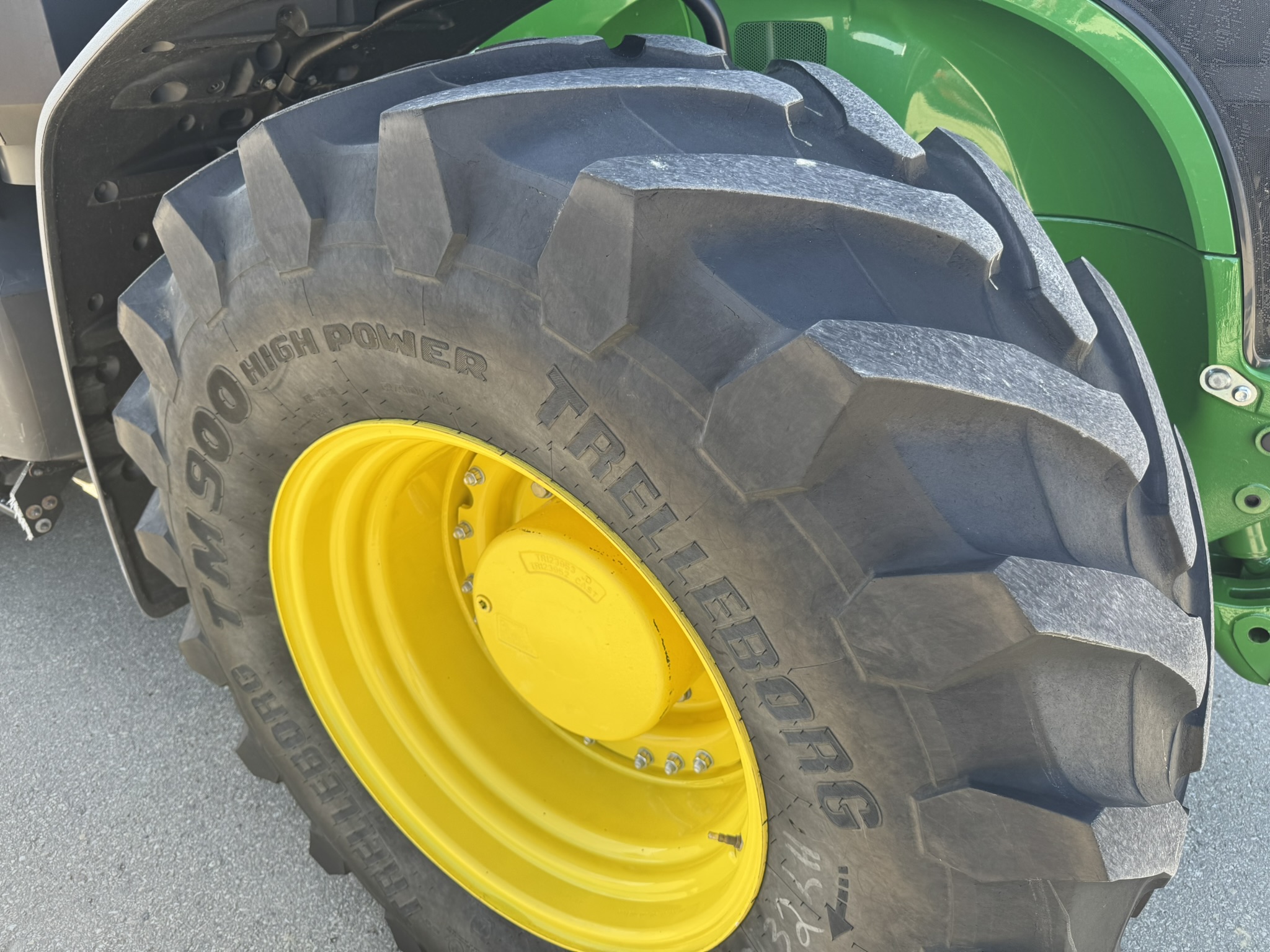 2023 John Deere 7R 230 Tractor
