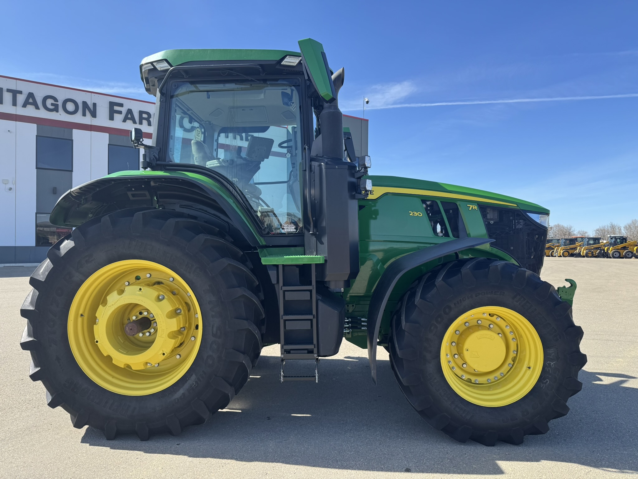 2023 John Deere 7R 230 Tractor